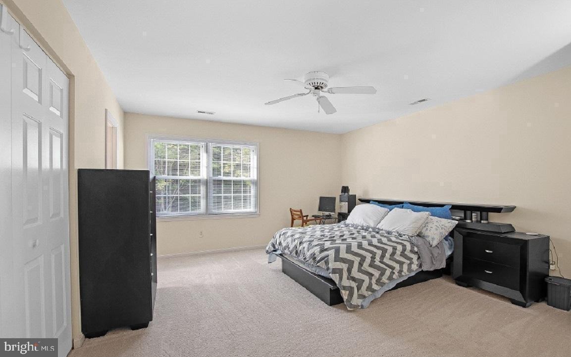 560 Twin Cove Ln - Photo 3 of 7