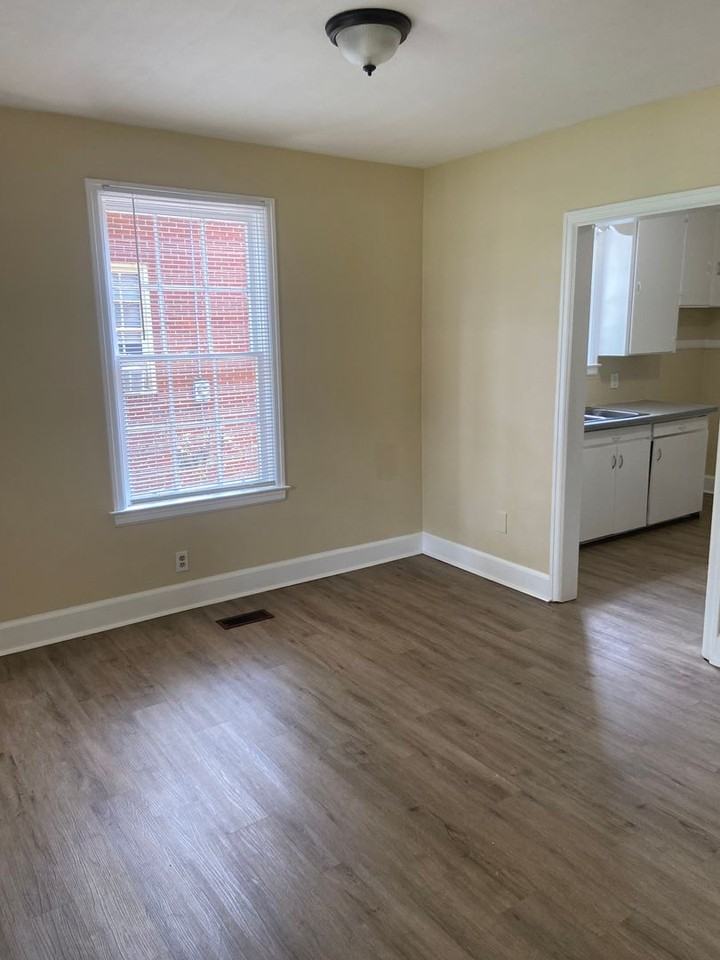 2306 7th St - Photo 6 of 15