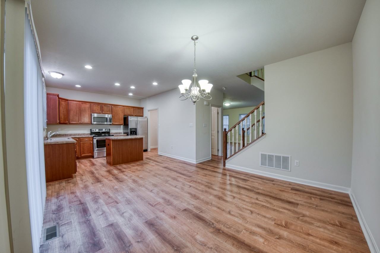 423 Marshall Heights Dr - Photo 2 of 19