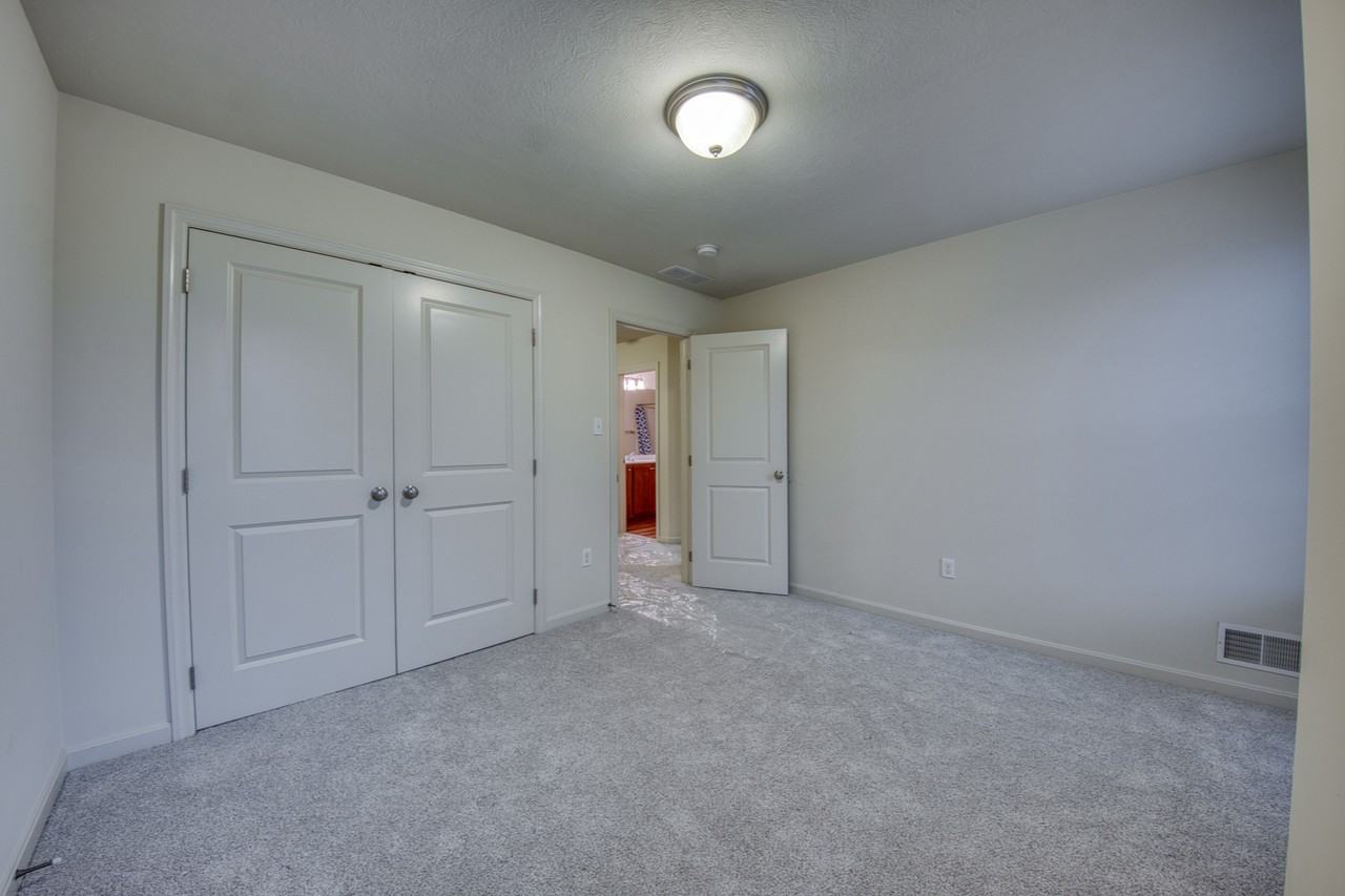 423 Marshall Heights Dr - Photo 4 of 19