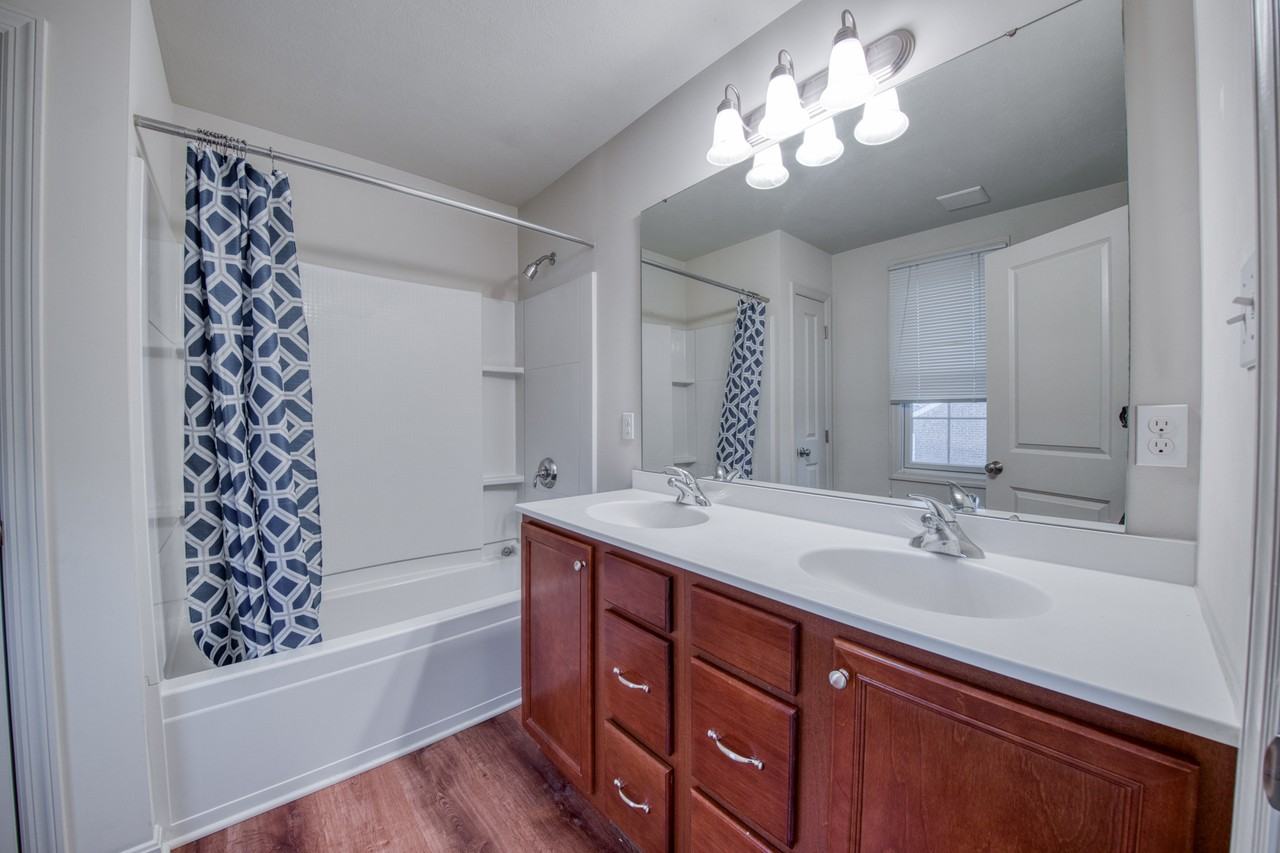423 Marshall Heights Dr - Photo 6 of 19
