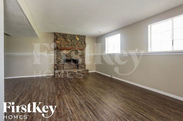 4321 Castle Heights Dr - Photo 2 of 15