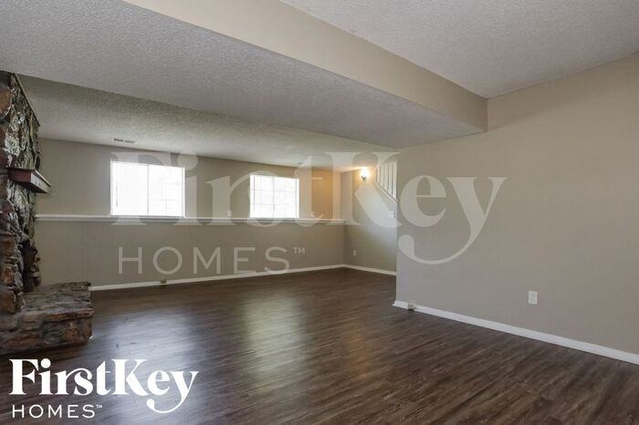 4321 Castle Heights Dr - Photo 3 of 15