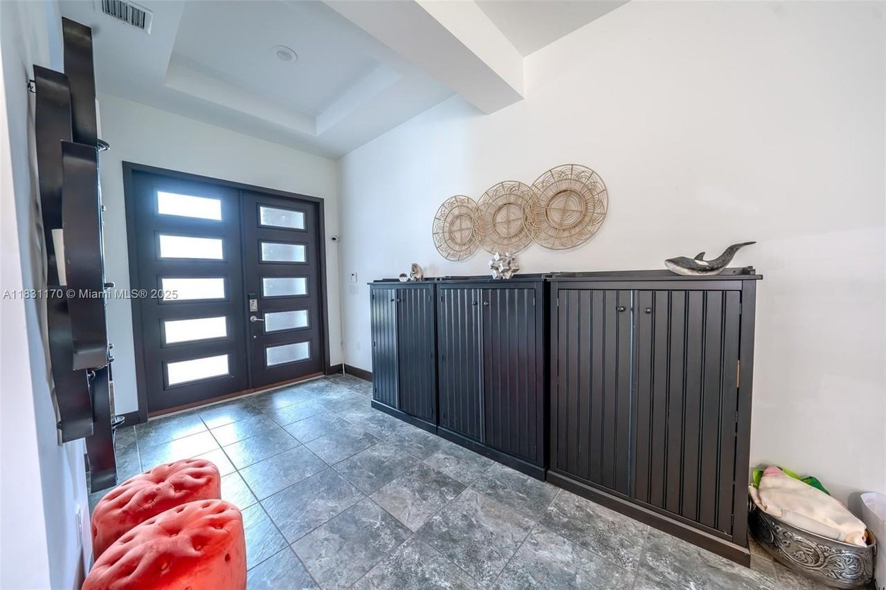 15976 Sw 136th Ter #15976 - Photo 2 of 11