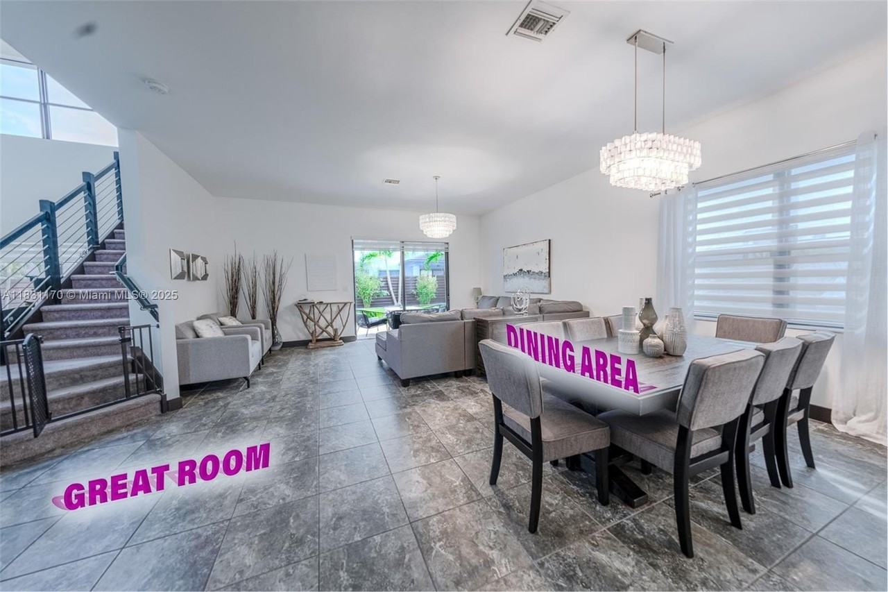 15976 Sw 136th Ter #15976 - Photo 3 of 11