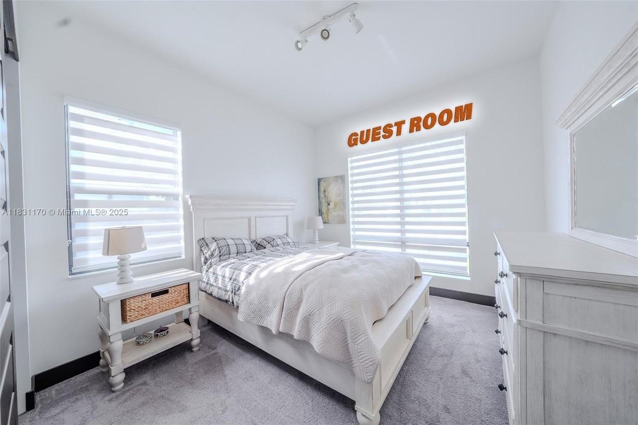 15976 Sw 136th Ter #15976 - Photo 6 of 11