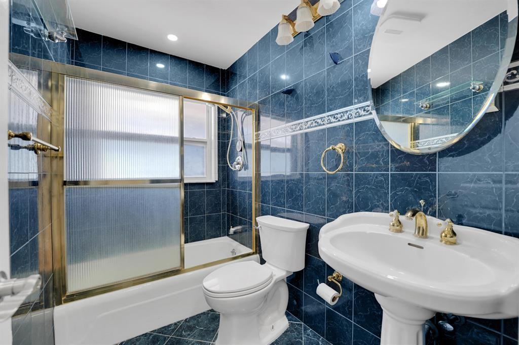 600 Northwest 12th Terrace - Photo 3 of 9