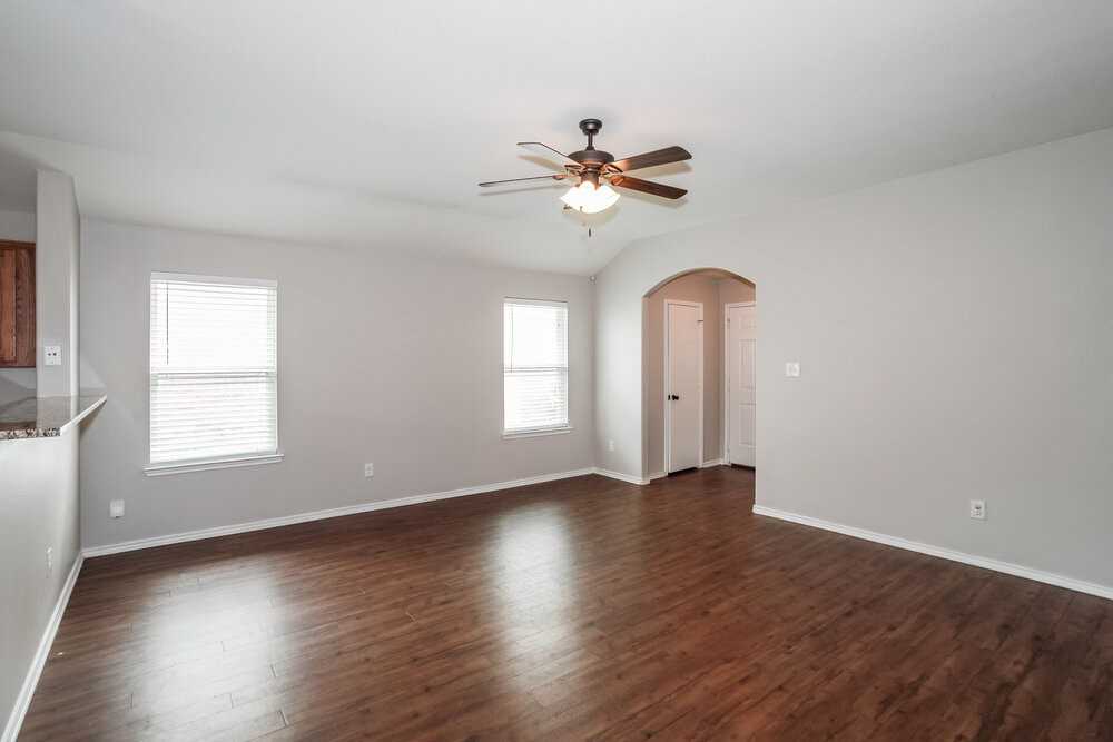 4020 Tarpon Springs Dr - Photo 3 of 16