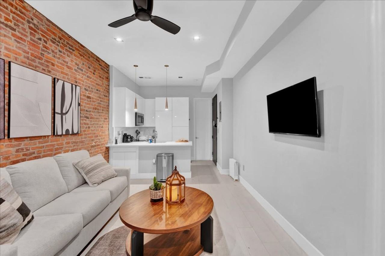 120 Christopher Street - Photo 4 of 27
