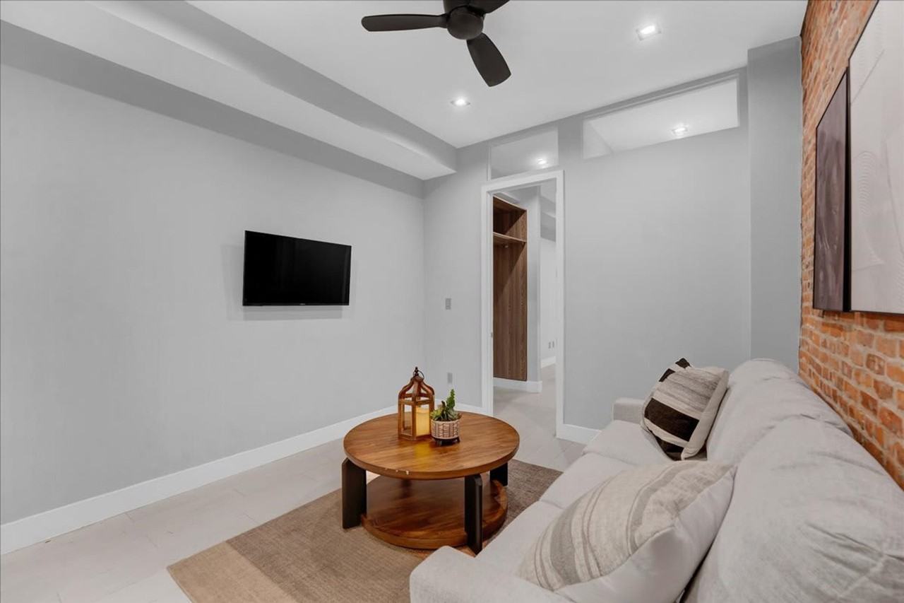 120 Christopher Street - Photo 5 of 27