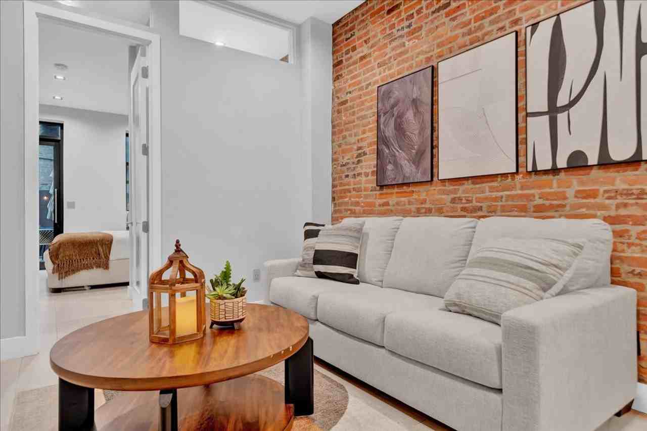 120 Christopher Street - Photo 6 of 27