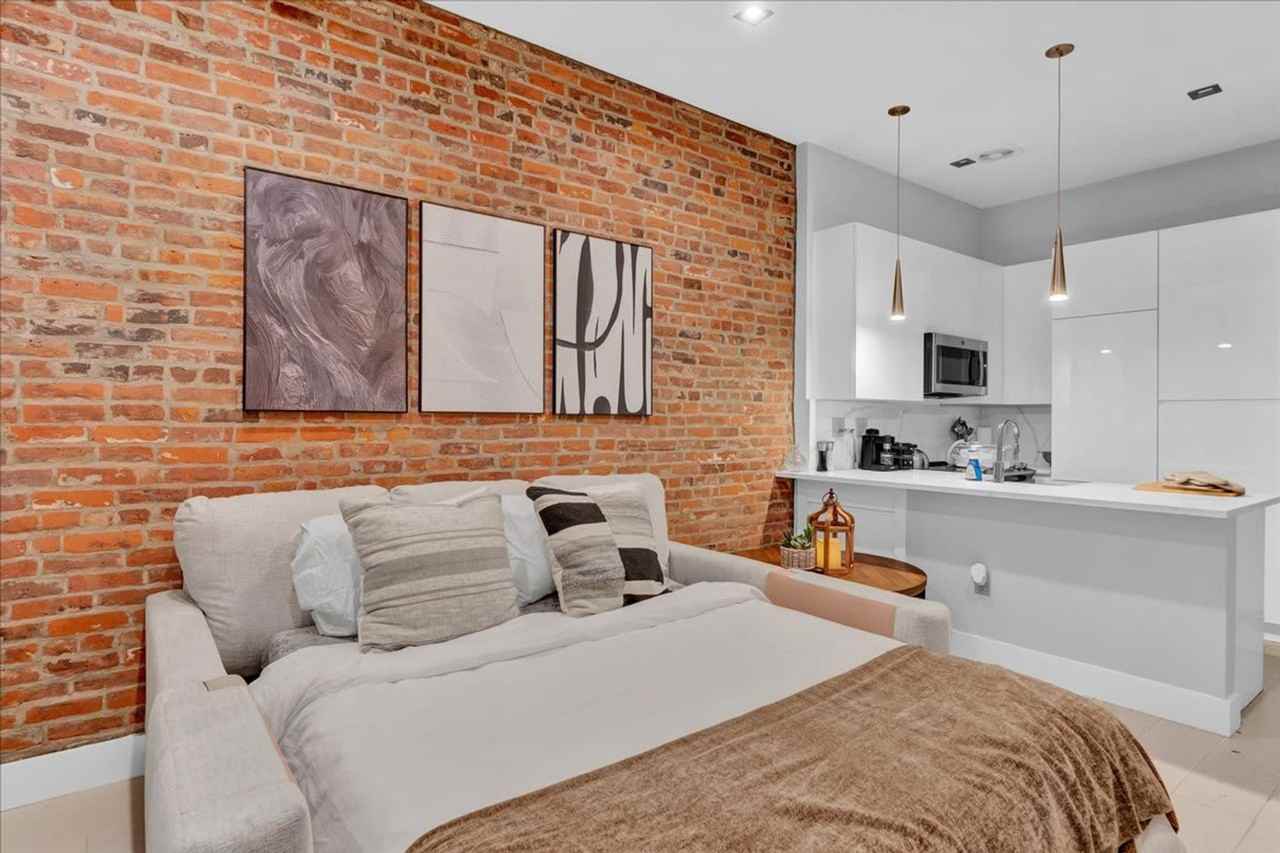 120 Christopher Street - Photo 7 of 27