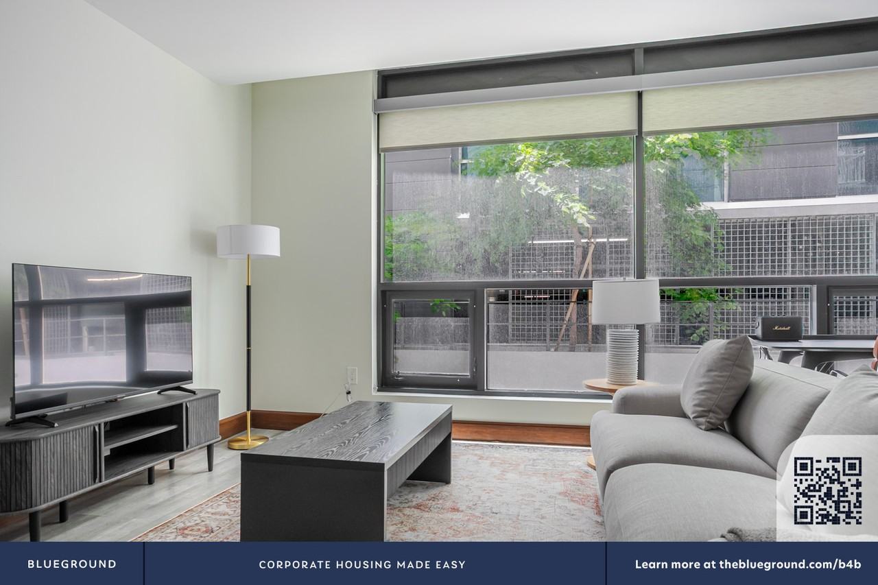 110 West Ocean Boulevard - Photo 6 of 22
