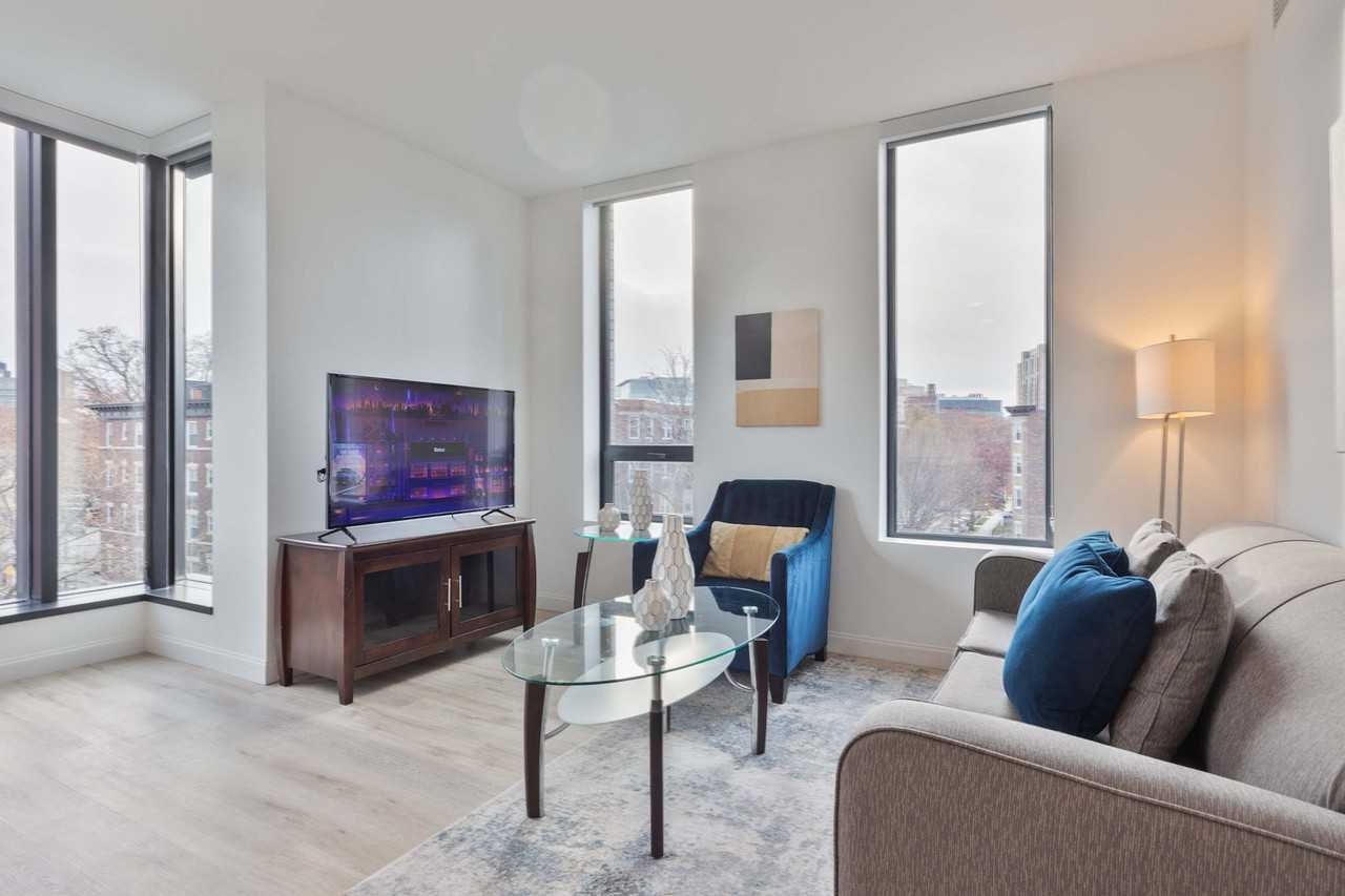 60 Kilmarnock St #1039268P - Photo 2 of 38