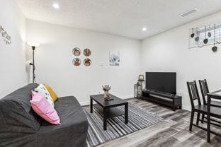31 Cranfield Manor Se - Photo 1 of 1