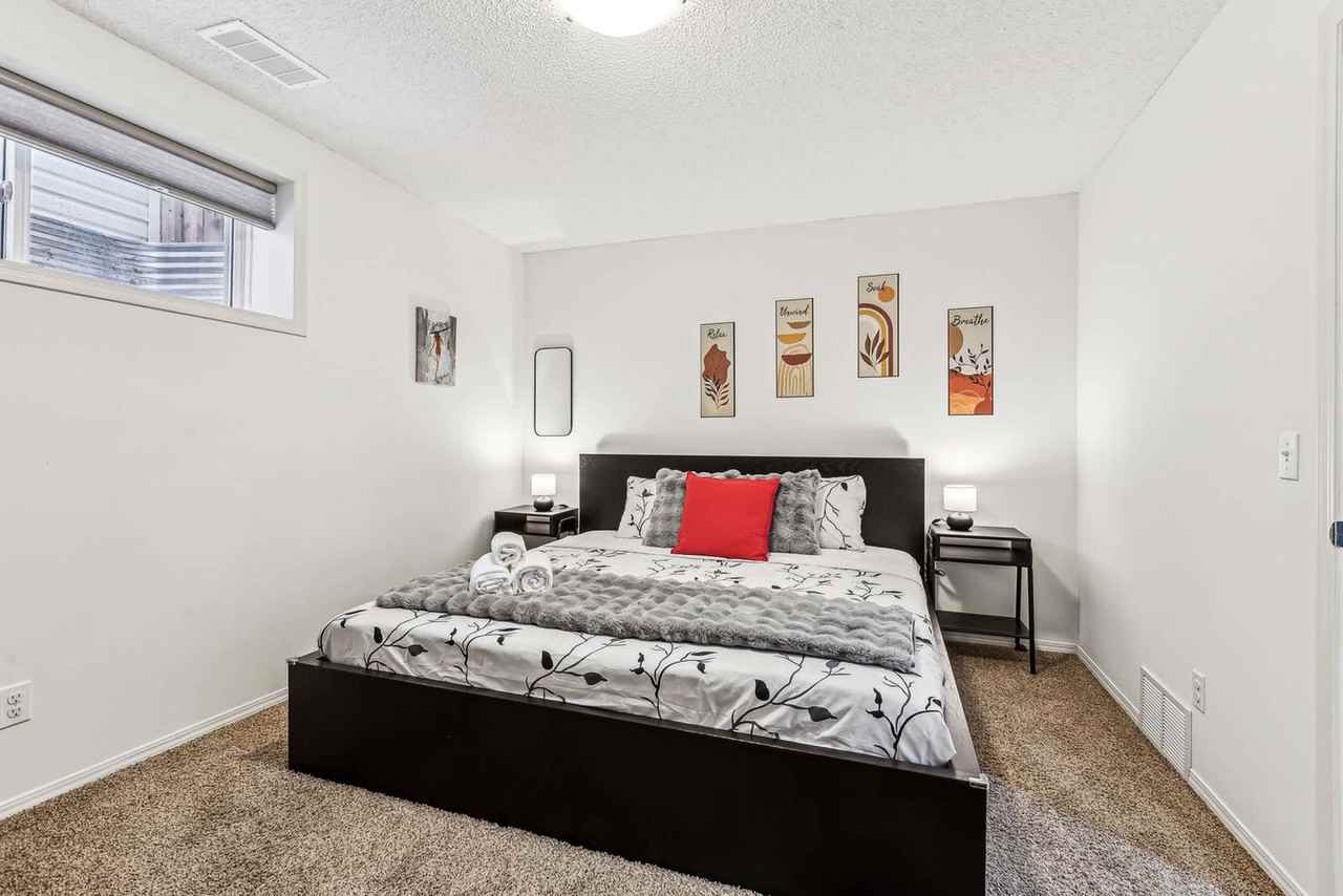 31 Cranfield Manor Se #1269721P - Photo 2 of 16