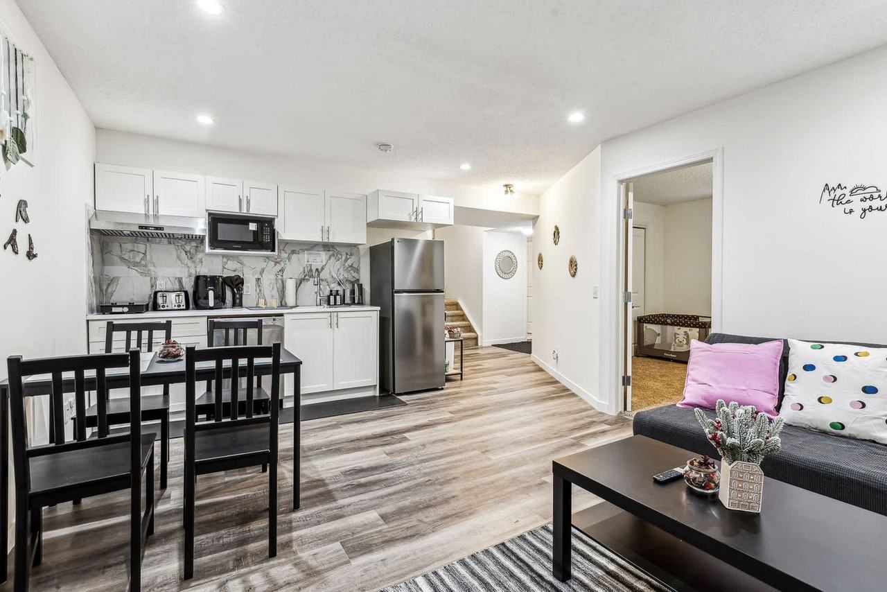 31 Cranfield Manor Se #1269721P - Photo 6 of 16