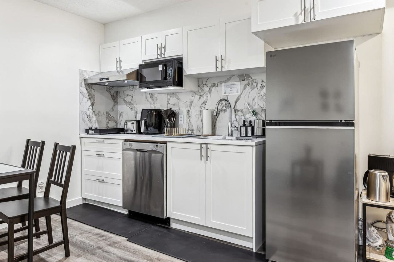 31 Cranfield Manor Se #1269721P - Photo 3 of 16