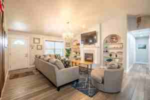 featured image of 671 E Center St