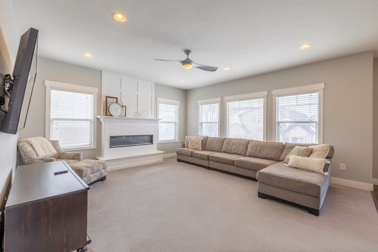 3857 W Ivey Ranch Rd #1249832P - Photo 3 of 46