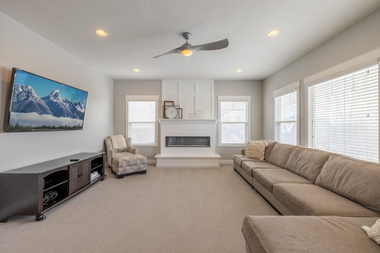 3857 W Ivey Ranch Rd #1249832P - Photo 2 of 46