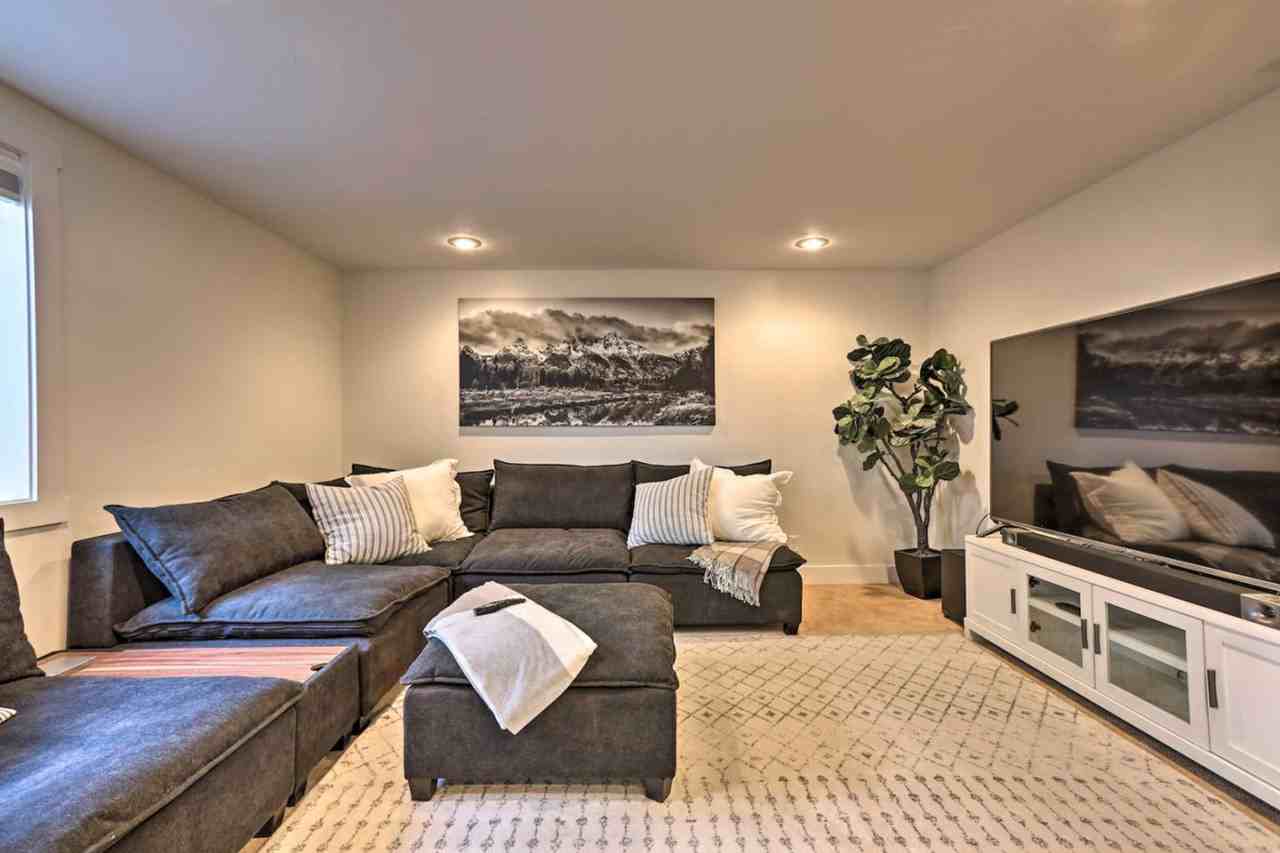 930 Canyon Ave #1249841P - Photo 3 of 37