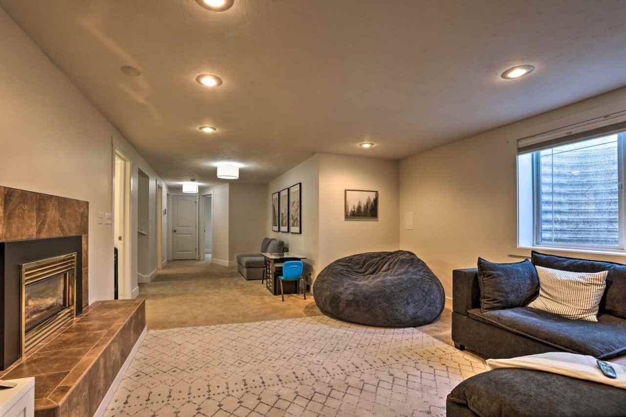 930 Canyon Ave #1249841P - Photo 4 of 37