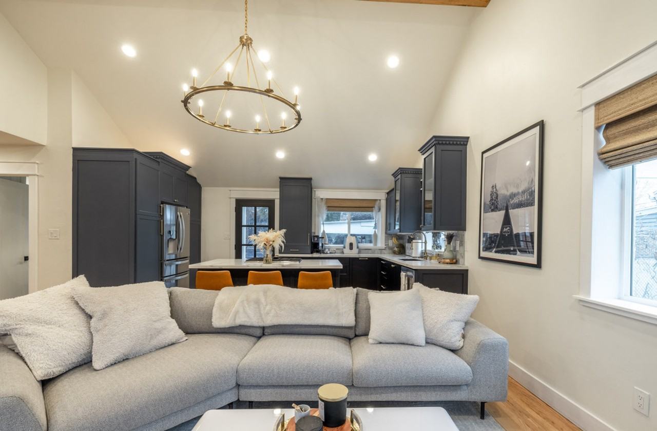 3045 S 1640 E #1249861P - Photo 4 of 50