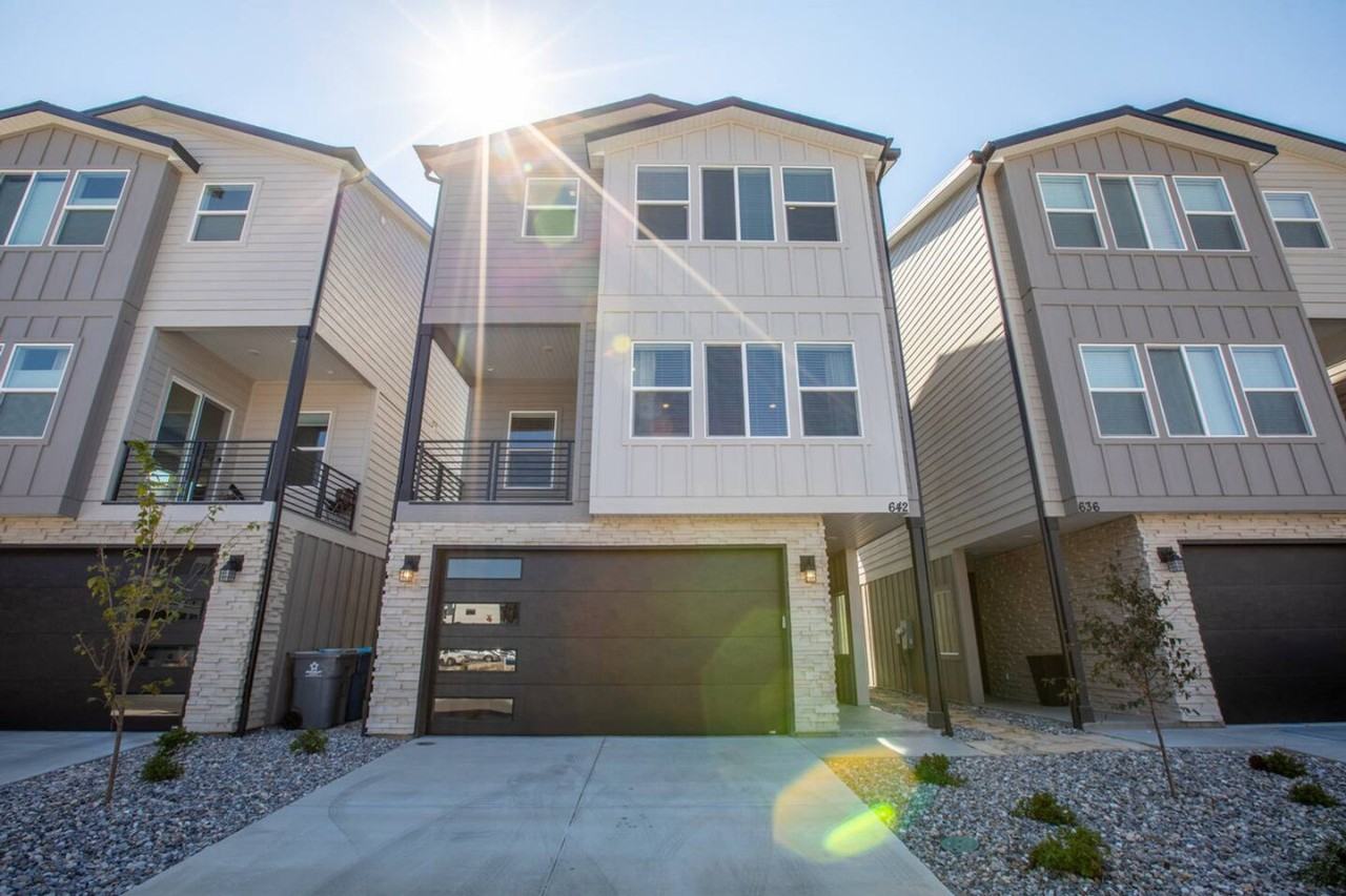 642 East 460 South - Photo 3 of 51