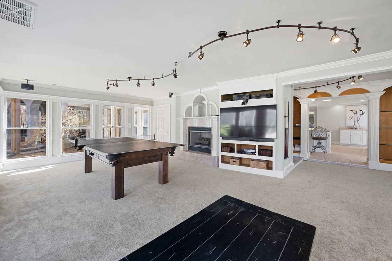 171 Greendale Ln #1250577P - Photo 3 of 50