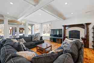 171 Greendale Ln - Photo 1 of 1