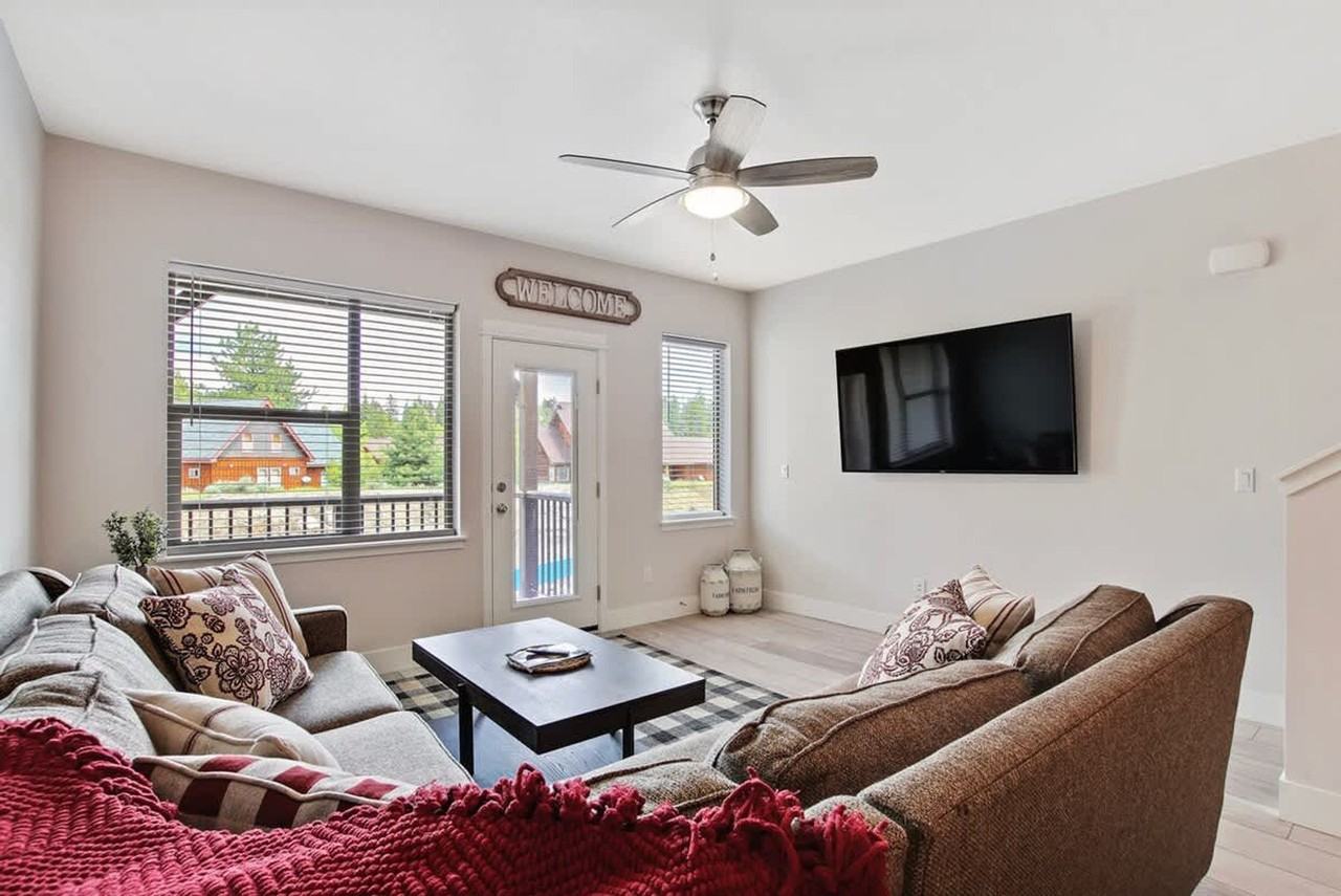 111 Broken Pine Ln #1250606P - Photo 5 of 41