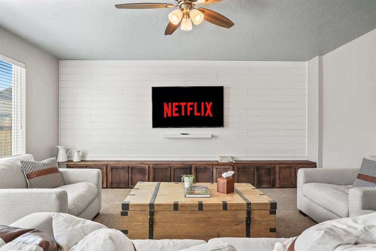 13671 Pensacola St #1250623P - Photo 5 of 40