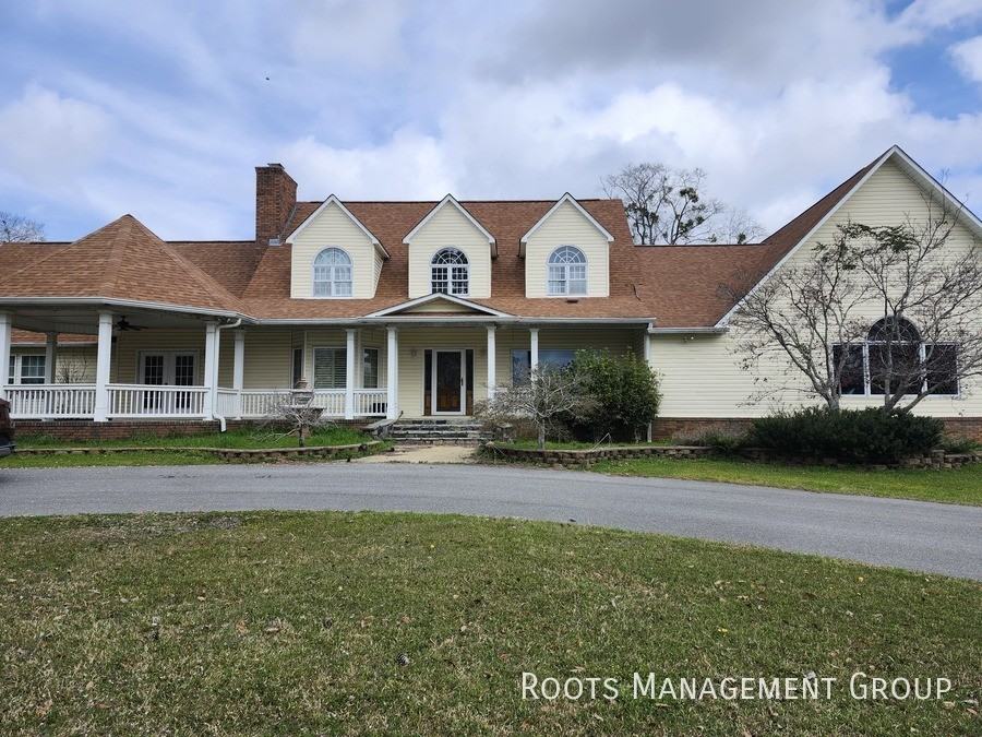 2038 Lee Road 137 #82