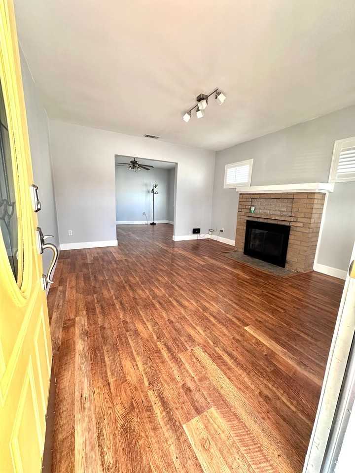 2416 27th St #NA - Photo 3 of 16