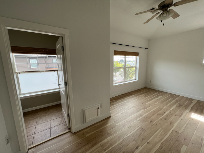 1000 Sw 170th Ave #202 - Photo 5 of 12