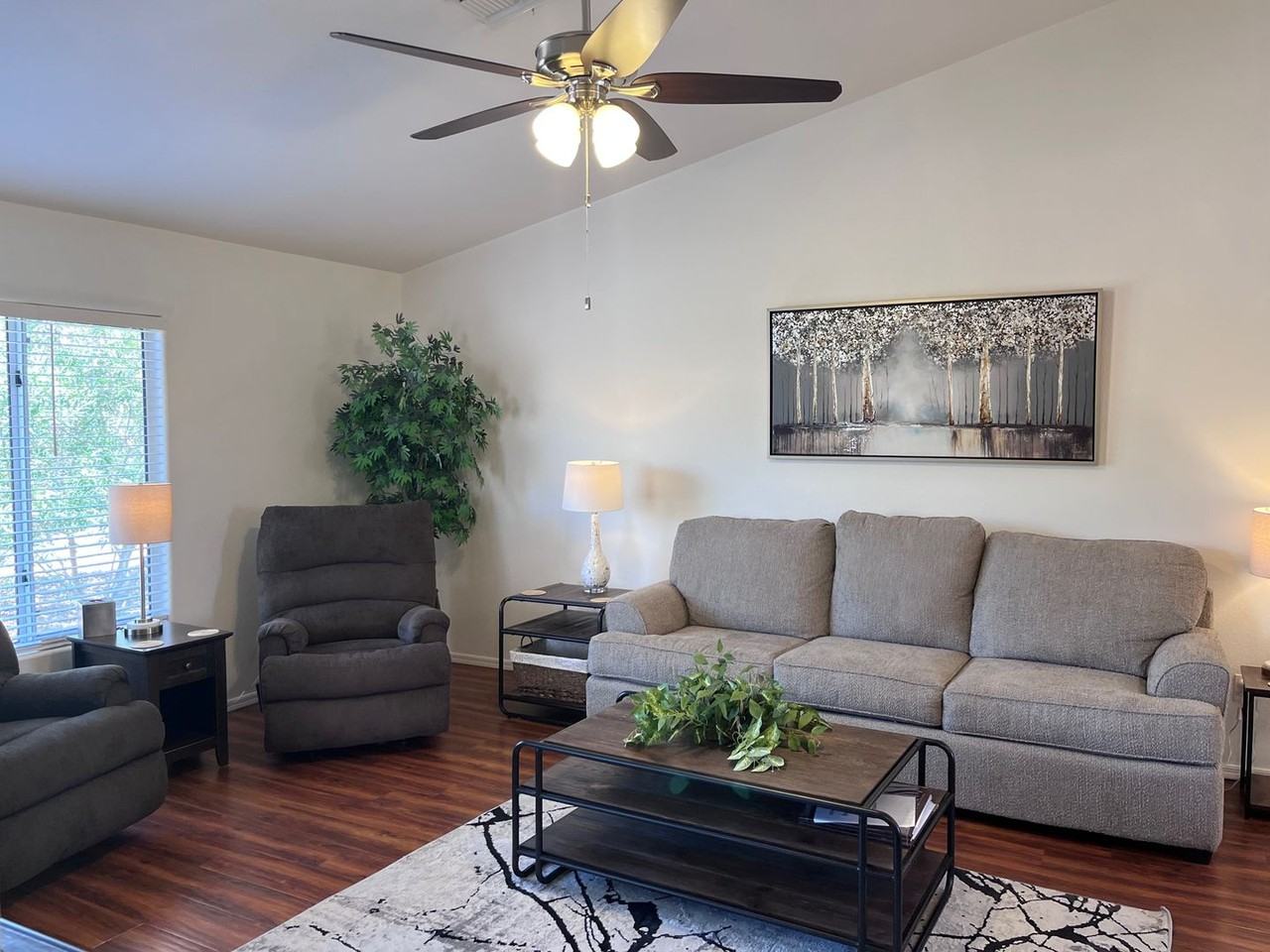 10304 Marymont Pl - Photo 4 of 24