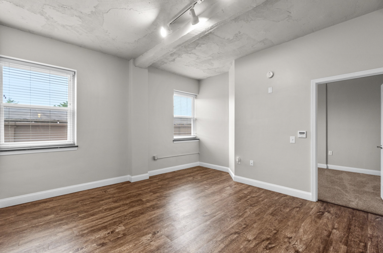 Two32 Apartments - Photo 5 of 32