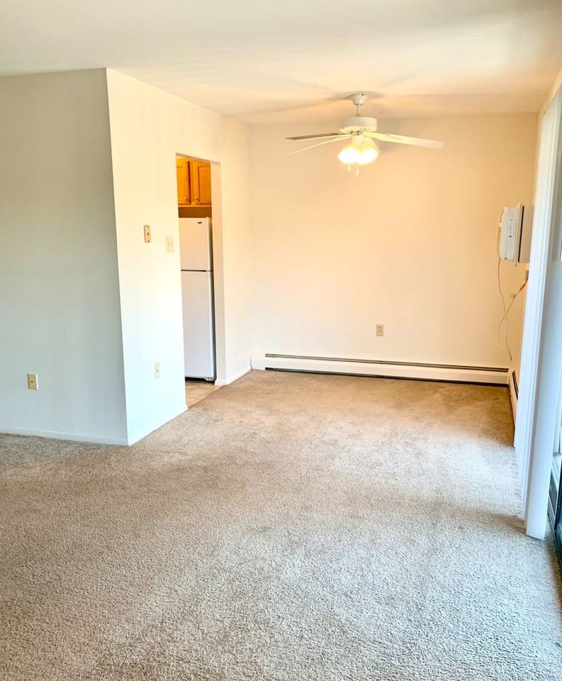 Towns Edge Apartments - Photo 2 of 6