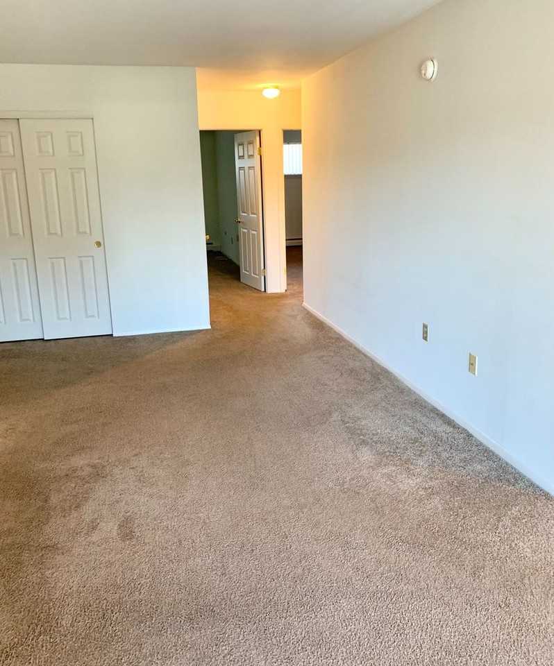 Towns Edge Apartments - Photo 3 of 6