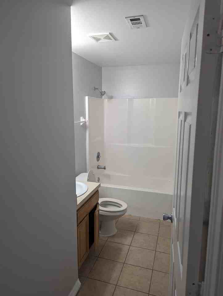 6026 W Jones St #NA - Photo 7 of 10