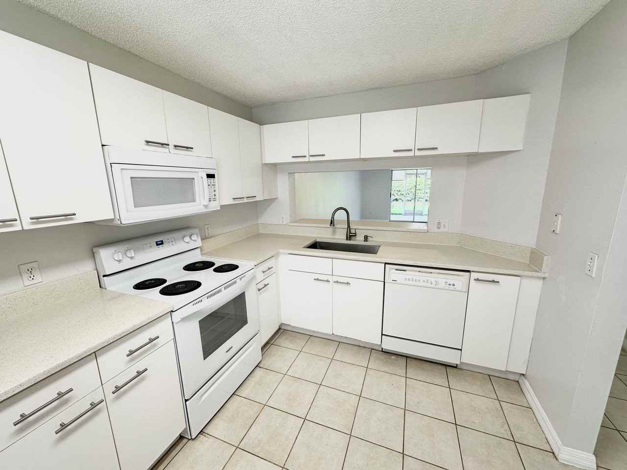 7773 Jewel Ln - Photo 3 of 24