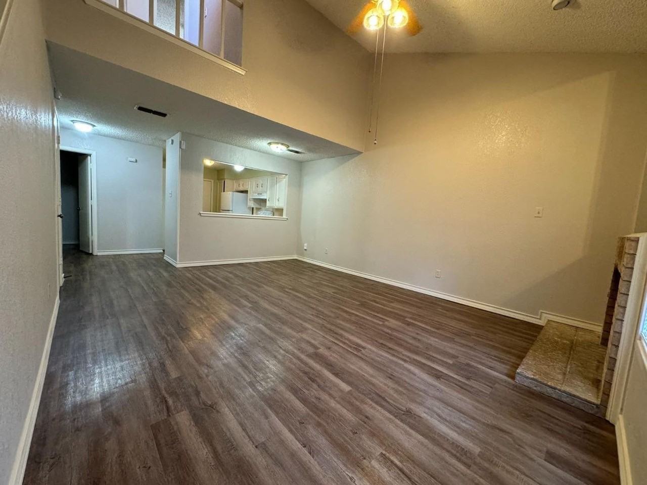 115 Troy Ave - Photo 3 of 10