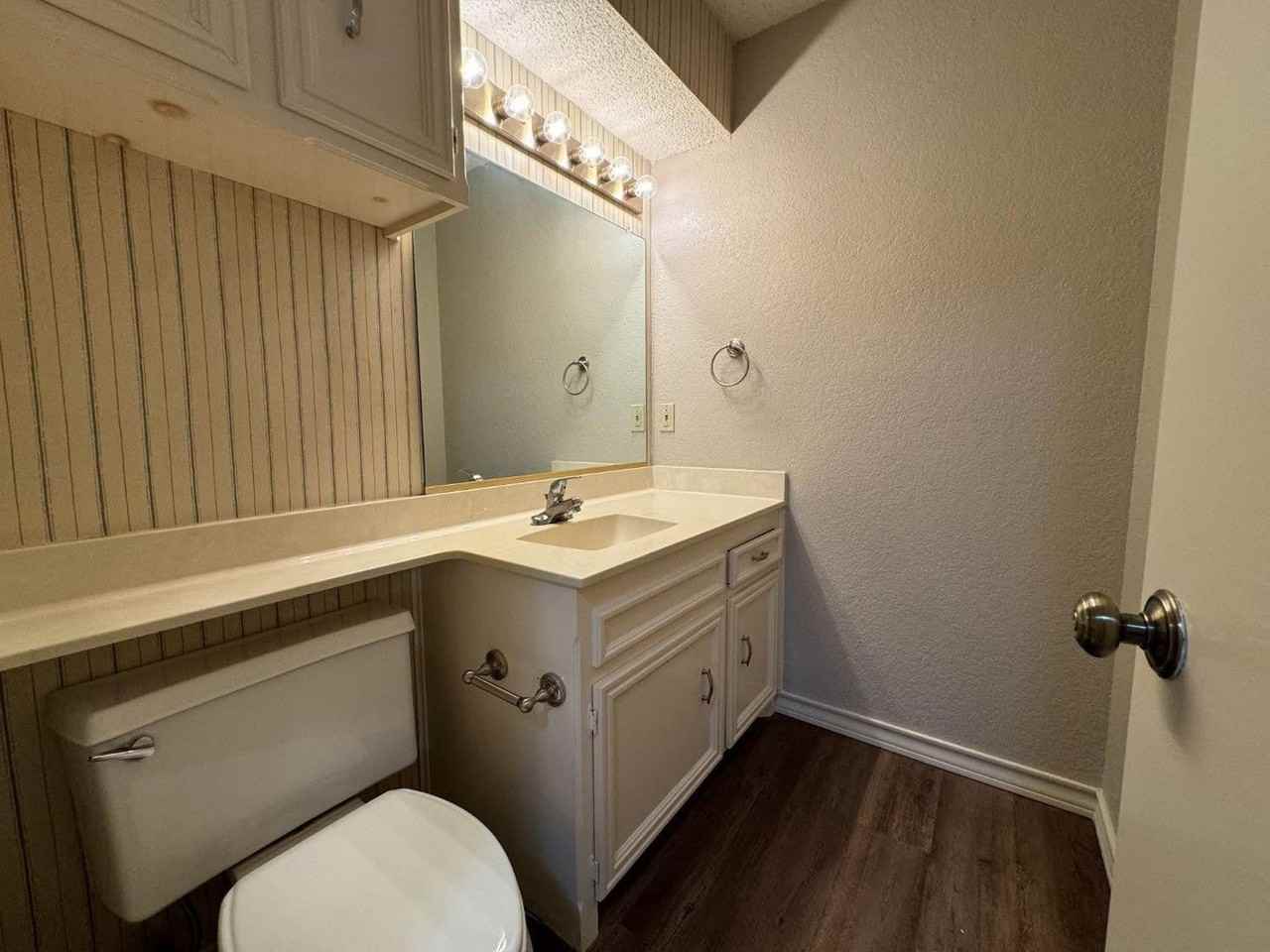 115 Troy Ave - Photo 5 of 10
