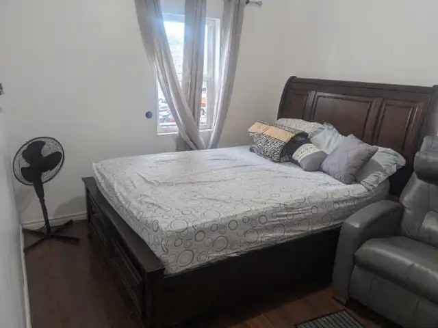 664 Greenwood Avenue - Photo 3 of 4