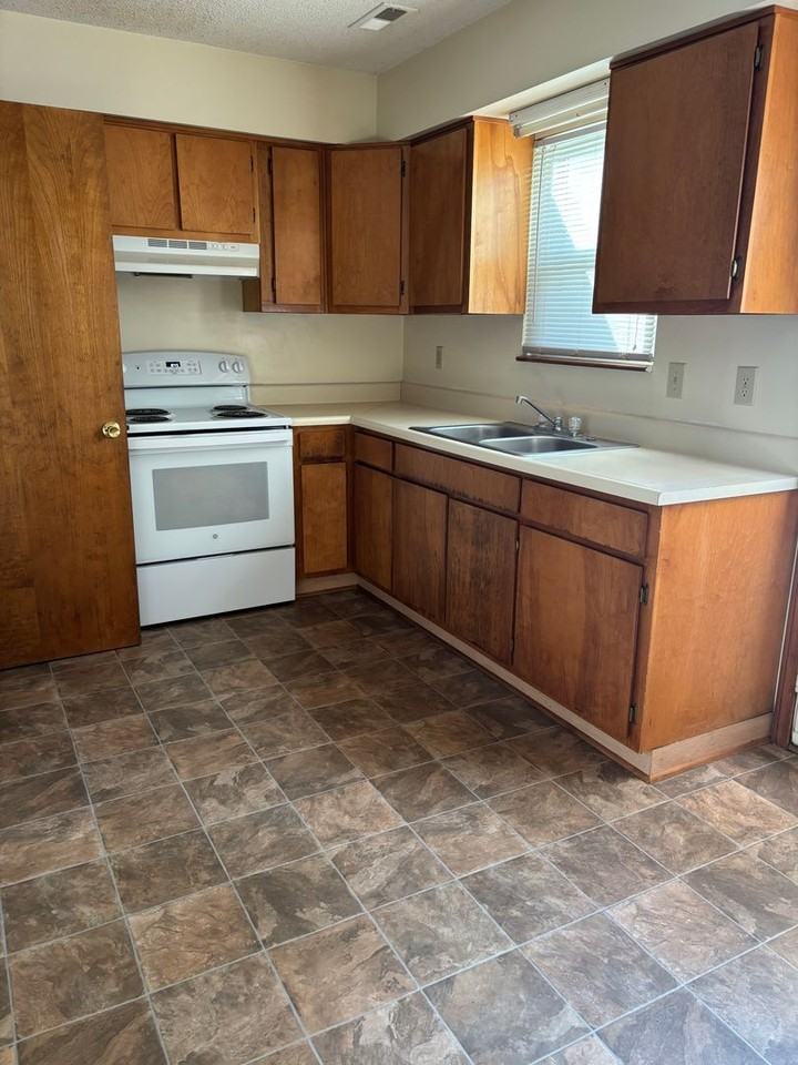 1116 Park St - Photo 6 of 19