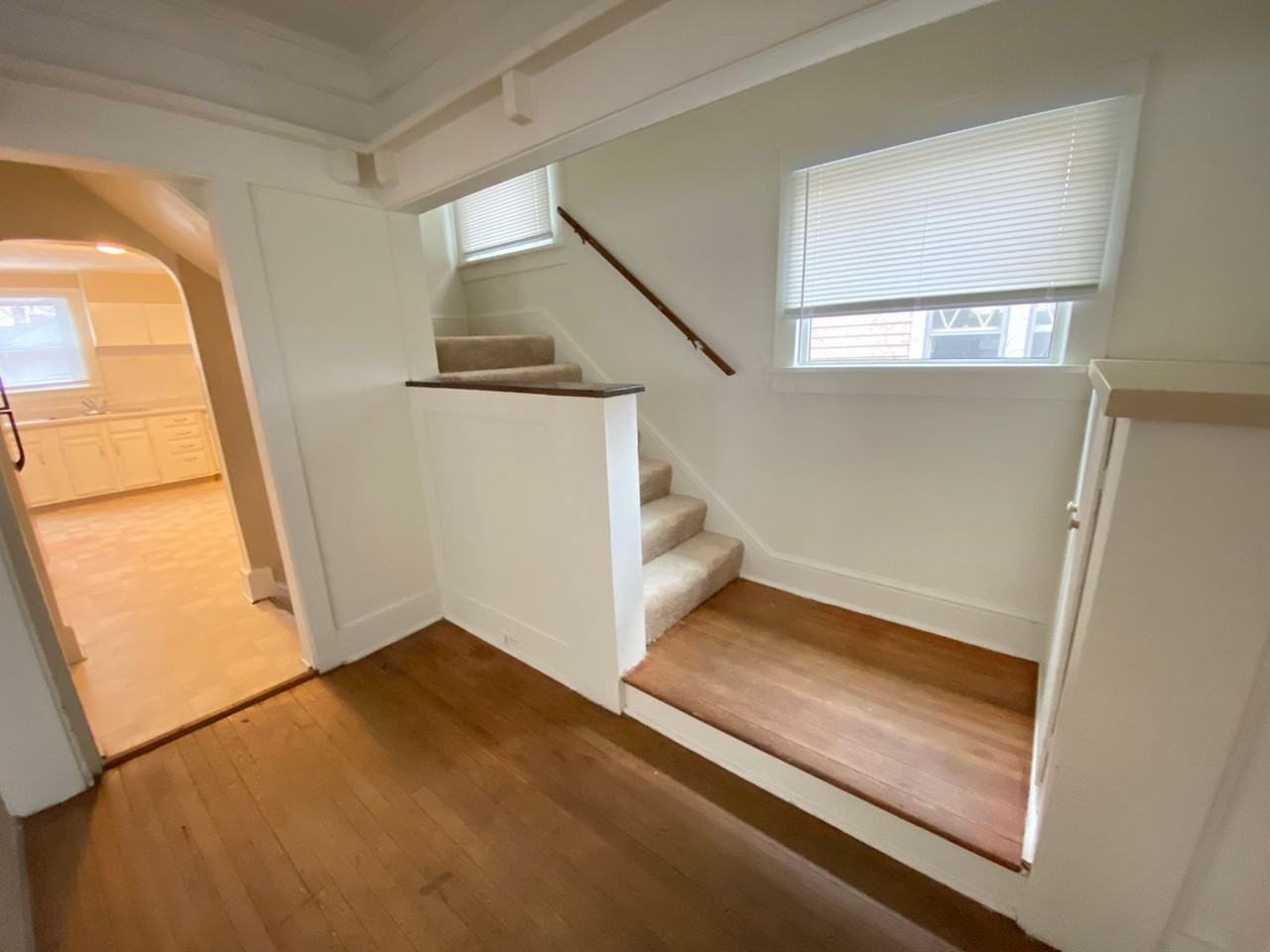 502 N Mclean St - Photo 3 of 11