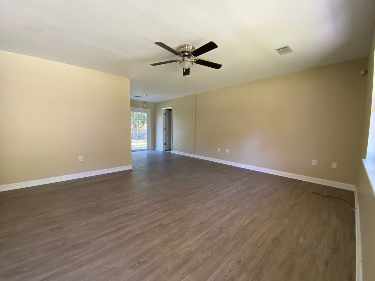 980 White Cir - Photo 3 of 25