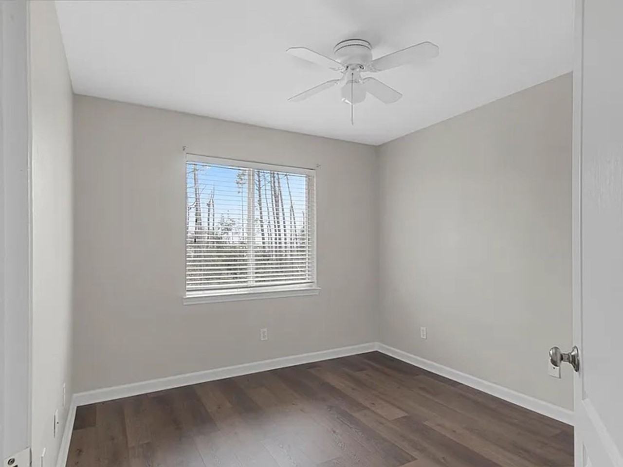 2612 Ravenwood Ct - Photo 5 of 20