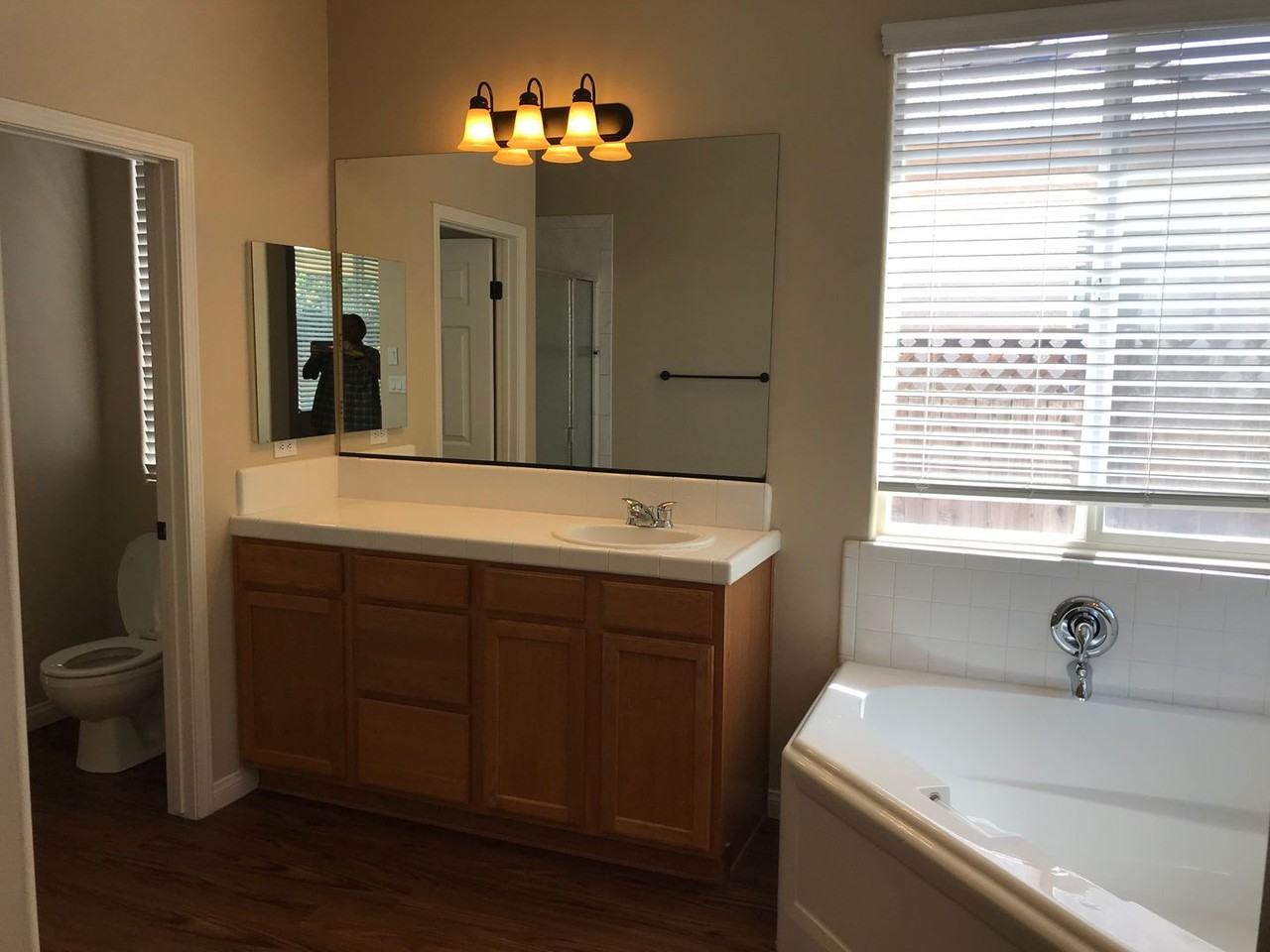 11633 Morgan Hill Dr - Photo 2 of 9